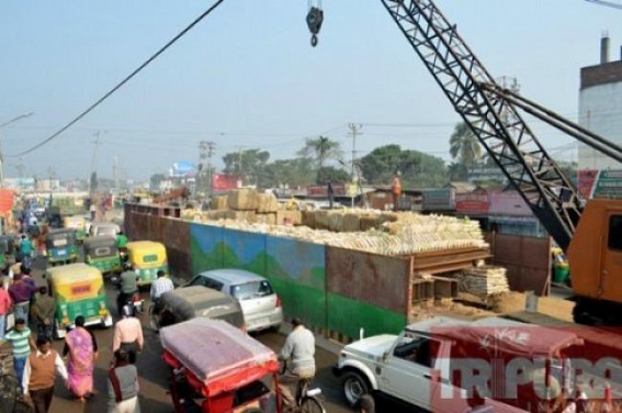 Traffic chaos rising high: Department reluctant to take any initiative 